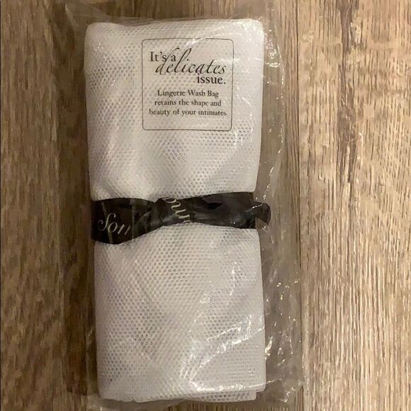 🎉Last deal 🎉Soma bra wash bag - Picture 2 of 5